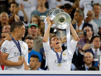 Cristiano Ronaldo s trofejou Ligy majstrov