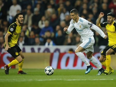 Cristiano Ronaldo z Realu Madrid a Nuri Sahin z Dortmundu