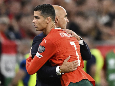Tréner Roberto Martínez a