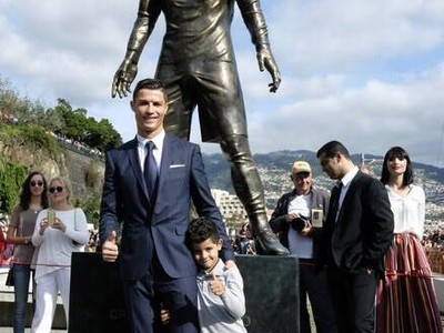 Cristiano Ronaldo odhalil sochu so svojou podobizňou