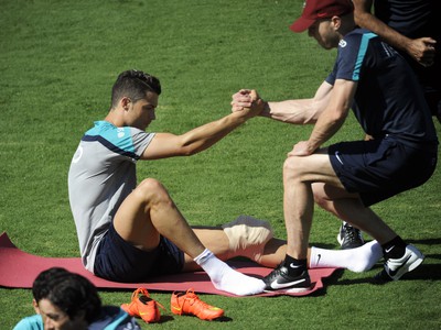 Cristiano Ronaldo predčasne skončil na tréningu Portugalska