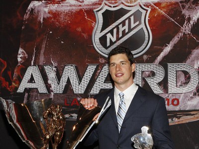 Sidney Crosby a dve trofeje za sezónu 2009/2010