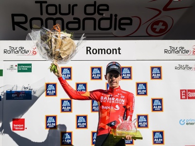 Dylan Teuns vyhral prvú etapu Tour de Romandie