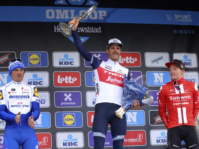 Domáci cyklista Jasper Stuyven z tímu Trek-Segafredo vyhral prvú jarnú belgickú klasiku Omloop Het Nieuwsblad