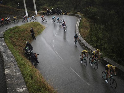 Pretekári počas prvej etapy Tour de France