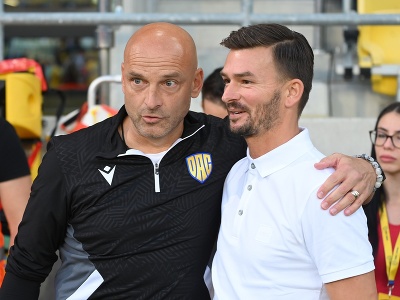 Na snímke vpravo tréner Spartaka Michal Gašparík a tréner DAC Adrián Guľa