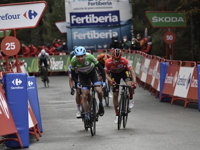 Írsky cyklista Dan Martin z tímu Israel Start-Up Nation víťazí v 3. etape 75. ročníka pretekov Vuelta 