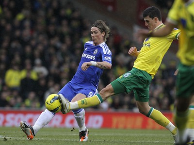 Fernando Torres a Daniel Ayala