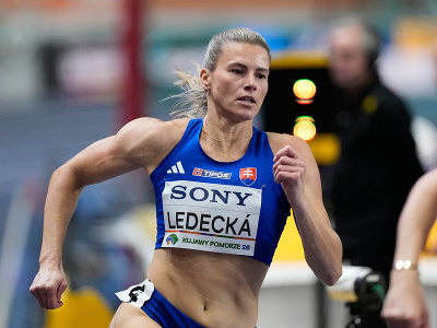 Na snímke slovenská atlétka Daniela Ledecká počas rozbehu žien na 400 m na halových MS 
