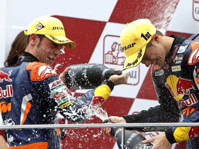 Danny Kent a Sandro Cortese