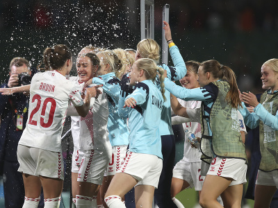 Dánske futbalistky sa tešia z víťazstva 2:0 nad Haiti