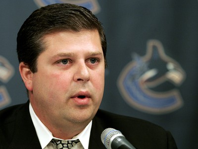 Dave Nonis, generálny manažér klubu zámorskej hokejovej NHL Toronto Maple Leafs, strávil noc v nemocnici.
