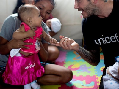David sa stretol aj s matkami a ich bábätkami, ktoré získavajú od UNICEF podporu a poradenstvo v oblasti výživy.