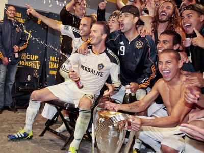 Oslavujúci hráči LA Galaxy
