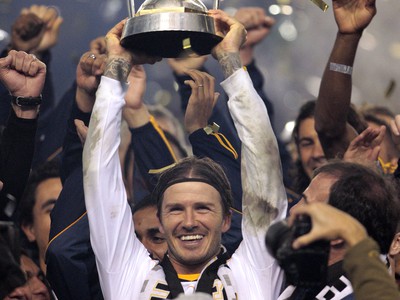 David Beckham s trofejou