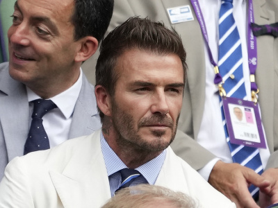 David Beckham počas semifinále Wimbledonu