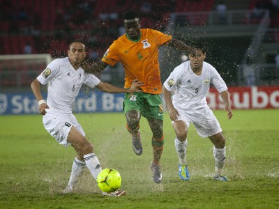 Davies Nkausu, Muhammad al Sanaani a Younis al-Shibani