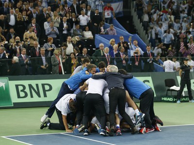 Radosť tímu Argentíny po výhre vo finále Davisovho pohára nad Chorvátskom
