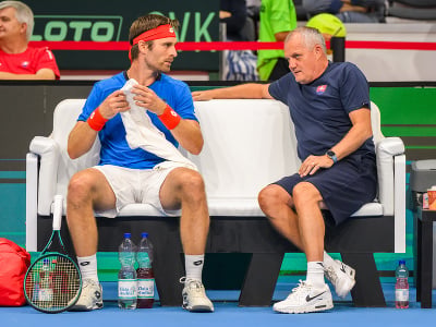 Zľava slovenský daviscupový reprezentant