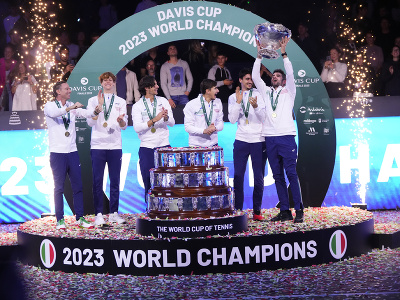 Tenisti Talianska oslavujú triumf Davisovom pohári