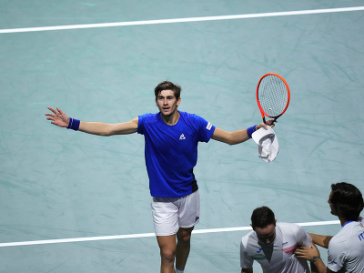 Taliansky tenista Matteo Arnaldi sa raduje po víťazstve nad Austrálčanom Alexeiom Popyrinom