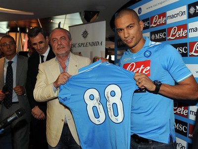 De Laurentiis a Gökhan Inler