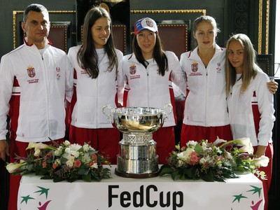  Dejan Vraneš, Ana Ivanovičová, Jelena Jankovičová, Bojana Jovanovská a Aleksandra Kruničová