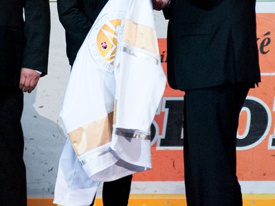 Manželka Pavla Demitru počas uvedenia Pavla Demitru do Siene slávy slovenského hokeja 