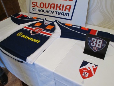 Nový dres slovenskej reprezentácie so spomienkou na Demitru