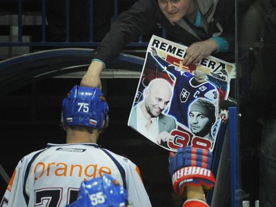 	Pavol Demitra na transparentoch ruských fanúšikov
