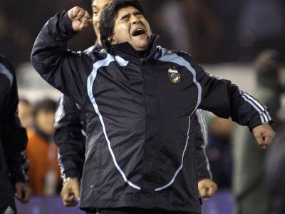 Diego Maradona, 6. júna
