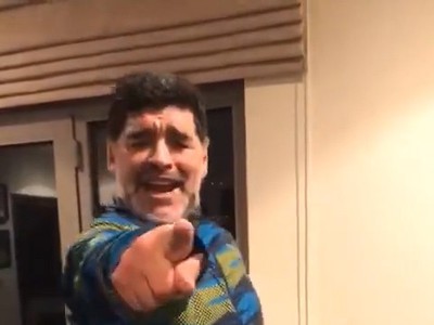 Diego Maradona predviedol kombináciu behu a tanca :)