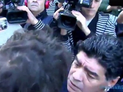 Diego Maradona vyfackal novinára