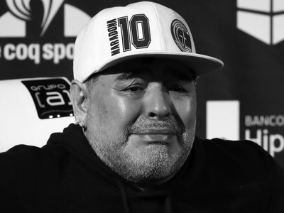 Legendárny Diego Maradona zomrel