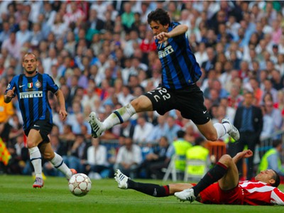 Diego Milito a Martin Demichelis 