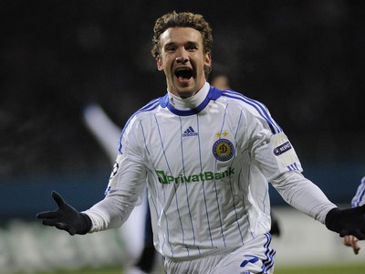 Andrej Ševčenko oslavuje gól