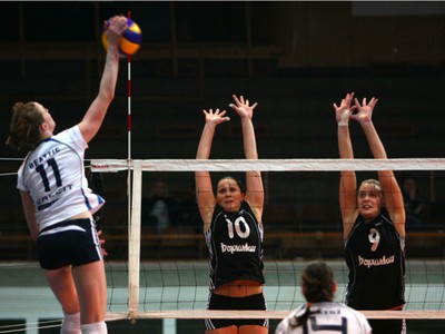 Lynnie Beattiová, Daniela Rojková