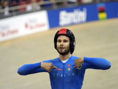 Taliansky reprezentant v dráhovej cyklistike Filippo Ganna pokoril svetový rekord v individuálnych stíhacích pretekoch mužov