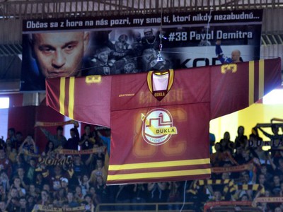 Dres Pavla Demitru vyvesili pod strechu trenčianskeho štadióna