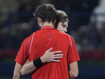 Daniil Medvedev a Andrej Rubľov vo finále ATP turnaja v Dubaji