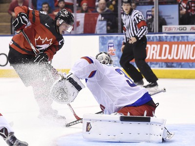  Ilya Samsonov a Dylan Strome