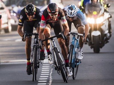 Belgický cyklista Greg Van Avermaet sa teší z prvenstva na pretekoch E3 Harelbeke