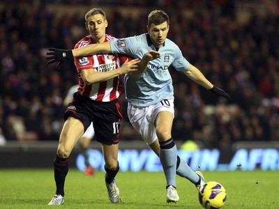 Edin Džeko a Matthew Kilgallon