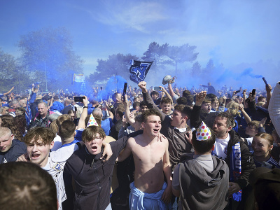 Fanúšikovia Ipswich Town oslavujú postup do Premier League