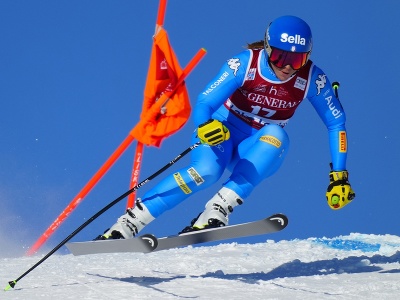 Na snímke talianska lyžiarka Elena Curtoniová