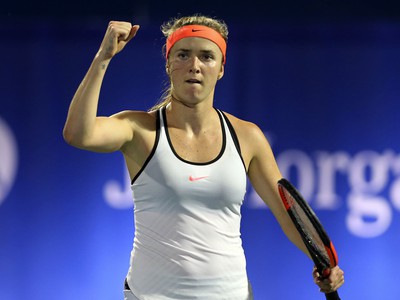 Ukrajinská tenistka Elina Svitolinová sa teší po výhre nad Nemkou Kerberovou