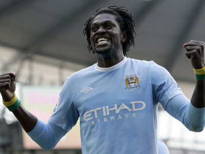 Emanuel Adebayor sa teší zo streleného gólu