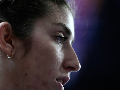 Na snímke slovenská atlétka Emma Zapletalová sa pripravuje rozbeh žien na 400 m na halových MS v meste Toruň