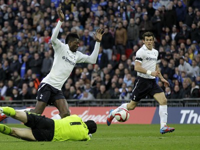 Emmanuel Adebayor, Petr Čech a Gareth Bale
