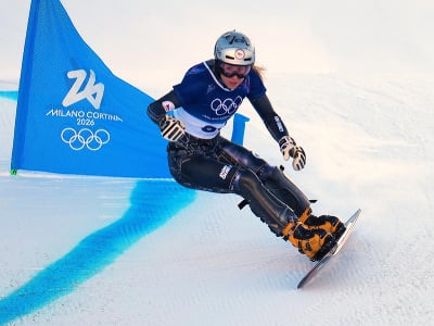 Ester Ledecká (vľavo)